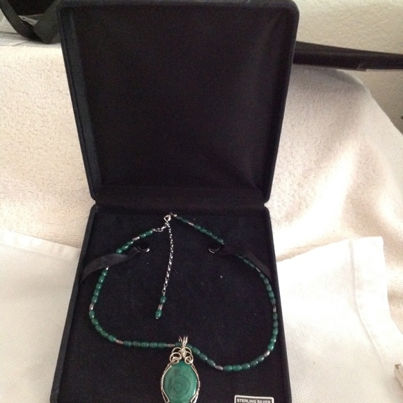 Ladies Sterling silver Jade necklace - Picture 8 of 9